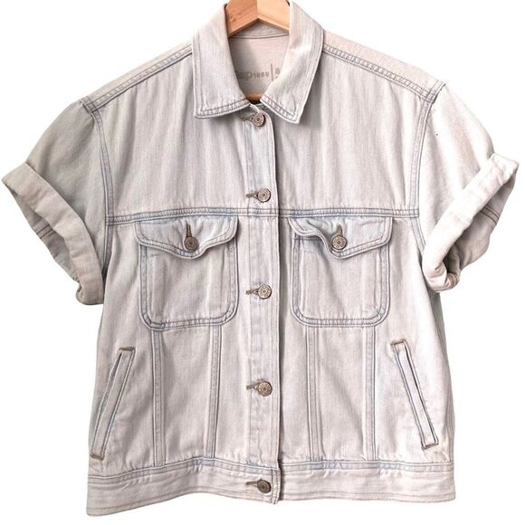 Gap 1969 Short Sleeve Light Indigo Jean Jacket in Size Small - Picture 3 of 16